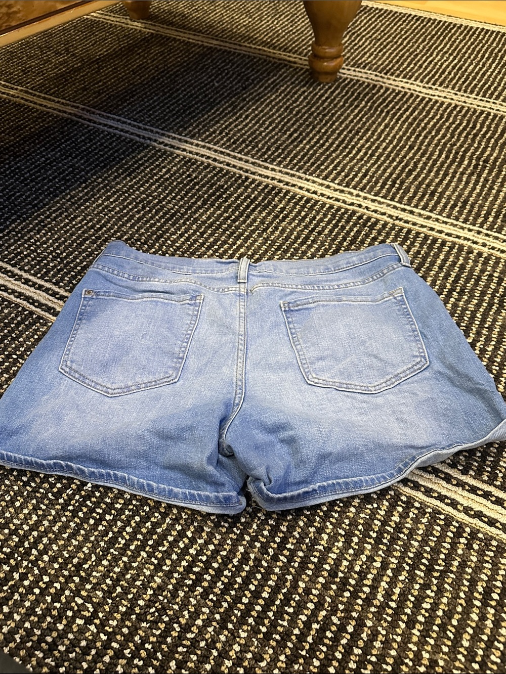 Old Navy Light Blue Rolled Cuff Denim Shorts - Picture 4 of 4
